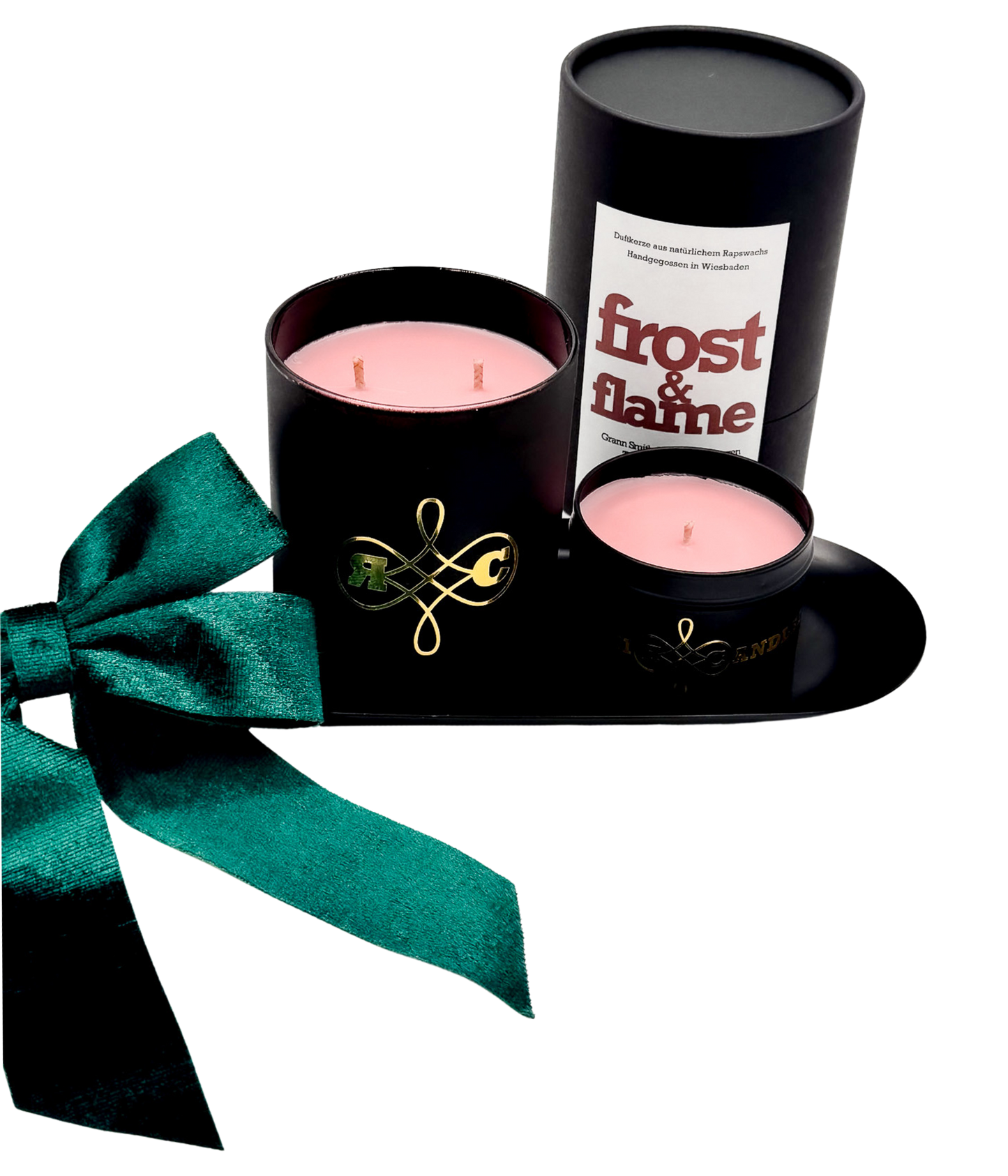 Frost & Flame Duftkerze von RIMI Candles – Apfel-Zimt-Pie mit warmen winterlichen Noten.