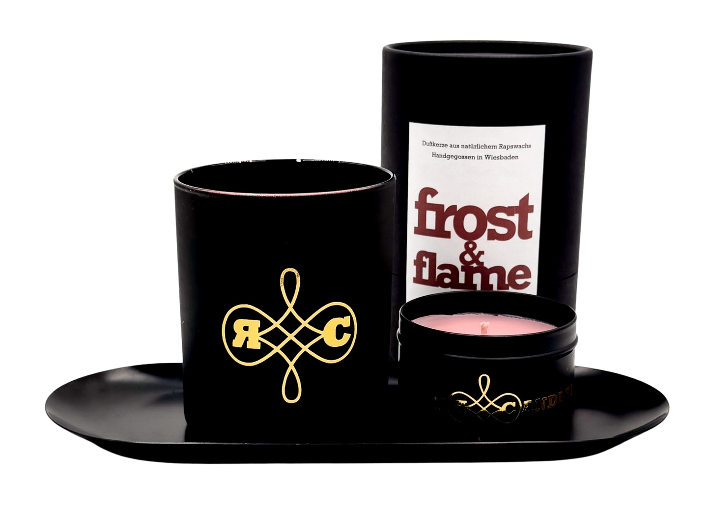 RIMI Candles Frost & Flame – luxuriöser Winterduft aus Apfel, Zimt-Pie und warmen Akzenten.