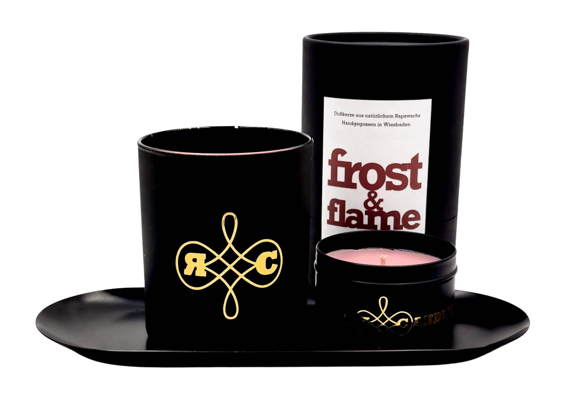RIMI Candles Frost & Flame – luxuriöser Winterduft aus Apfel, Zimt-Pie und warmen Akzenten.